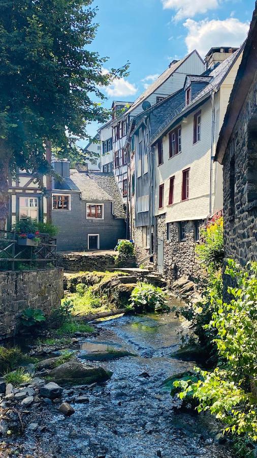 Monschau-Auszeit: Historisch Wohnen Direkt Am Bach Villa Exteriör bild