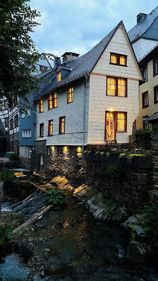 Monschau-Auszeit: Historisch Wohnen Direkt Am Bach Villa Exteriör bild